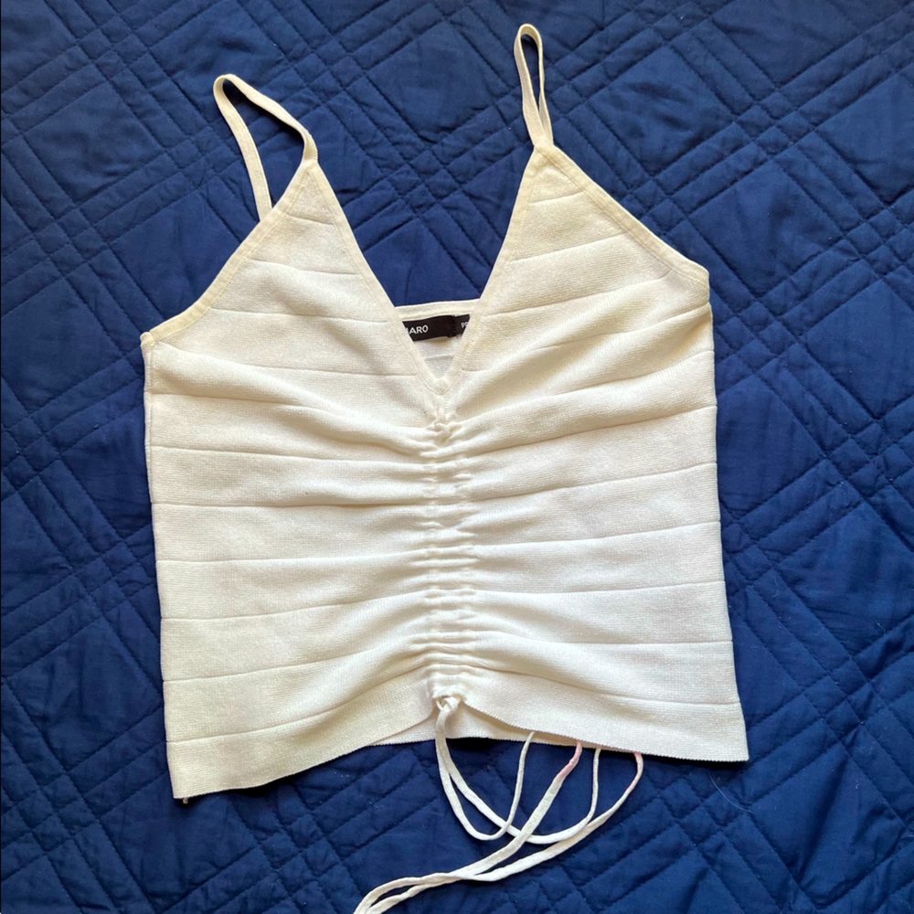 White Adjustable V Top ✨